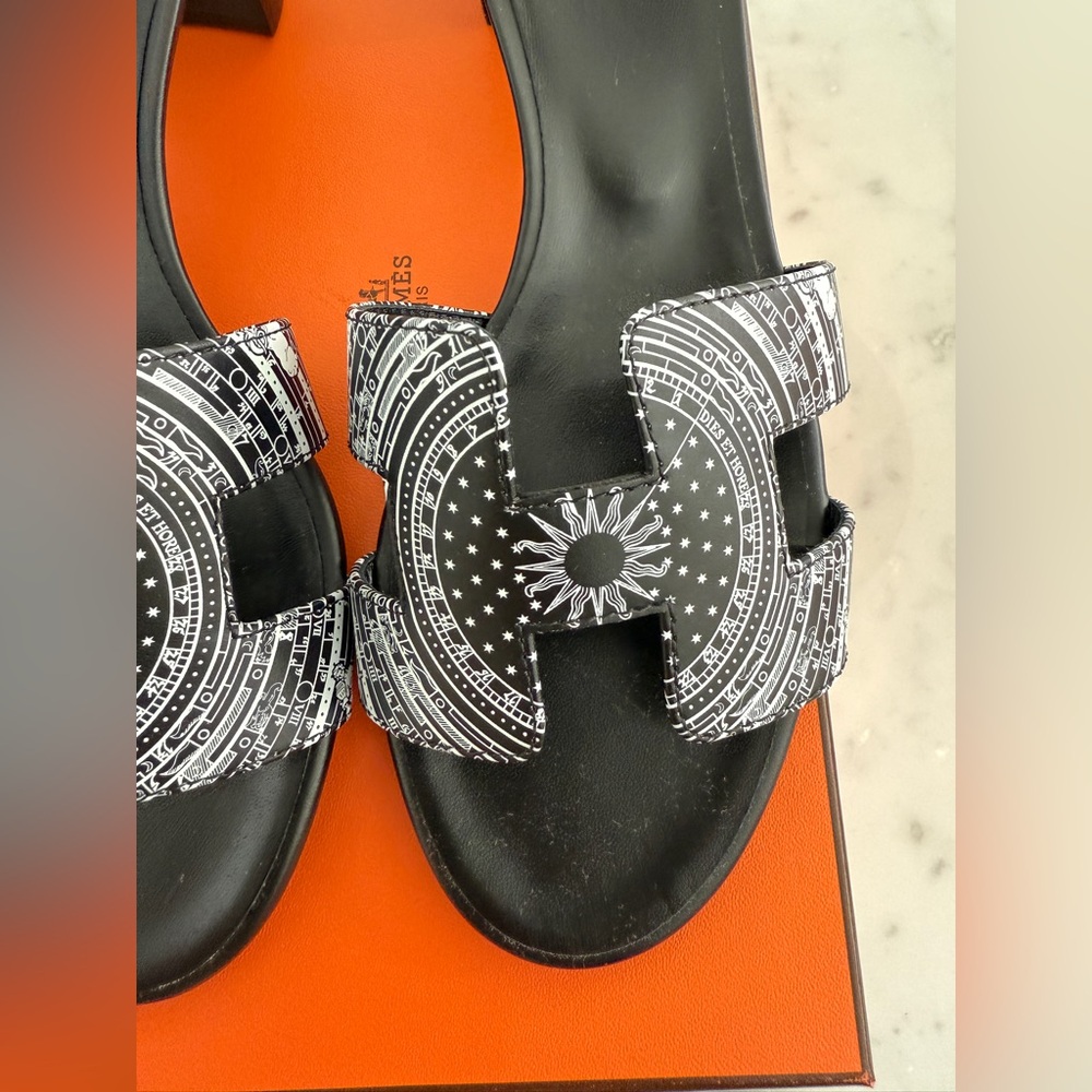 Hermes Oasis "Astrologie Bandana" Black and White Calfskin Veau Imprime Noir 38 - Picture 6 of 16